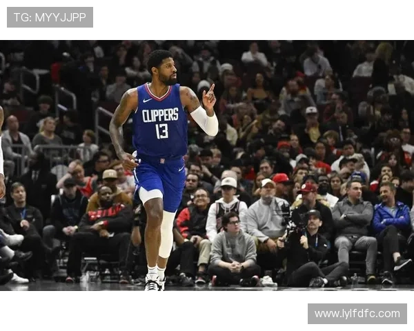 乔治康复进展显著预计常规赛初期将顺利回归球队