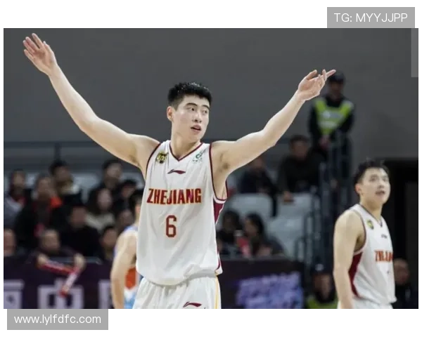 克洛尼首节火力全开7投5中轻松砍下14分1篮板1助攻表现惊艳