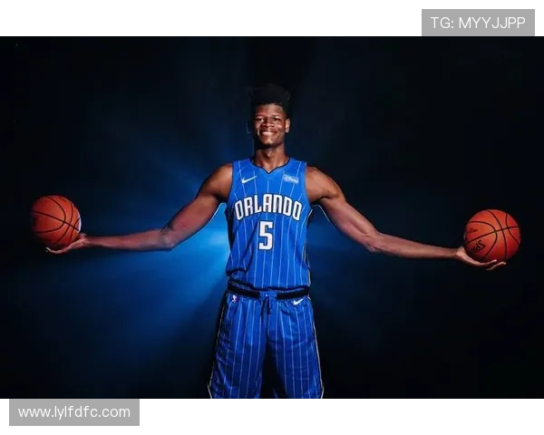 中锋市场竞争激烈罗威理查兹艾萨克弩机等球员纷纷待售引发关注